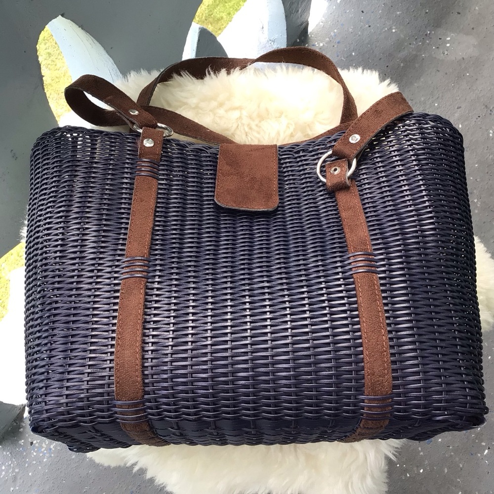 Woven PVC Basket Tote with Brown Suede Straps Flap Snap Closure - Navy Excellent